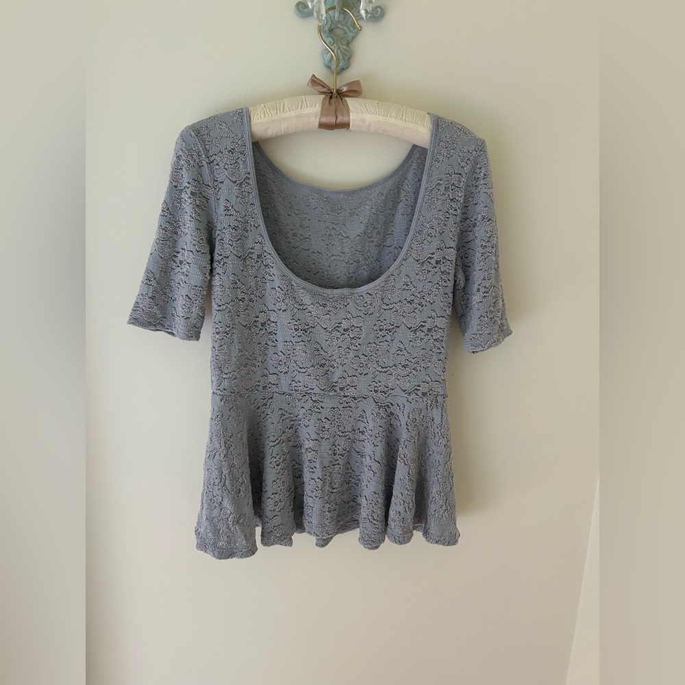 Free People Floral Lace Peplum Blouse
Size: Medium 
Used (Like New) - Picture 5 of 9
